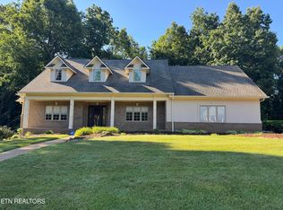197 Whippoorwill Dr, Oak Ridge, TN 37830