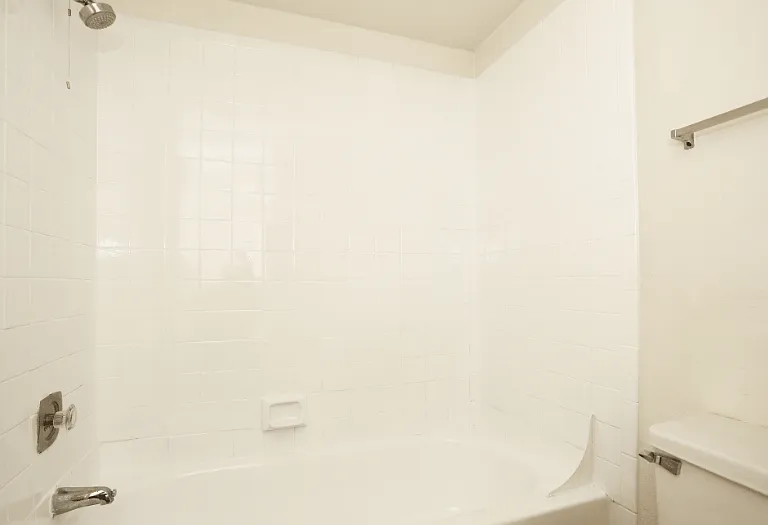 The Summit Apartments — Photo 18