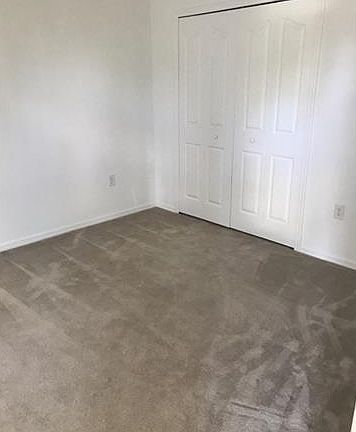 2nd image of 1036 Binkley St E
