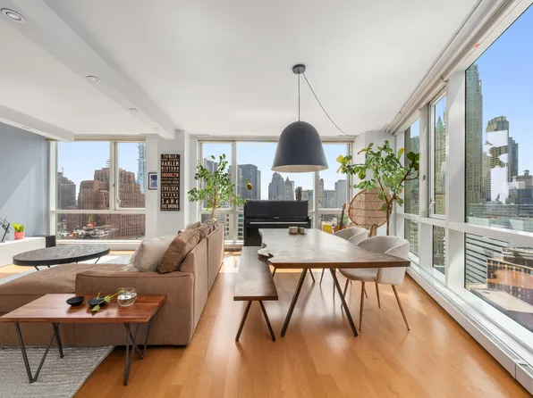 200 Chambers Street 25F image 3 of 11