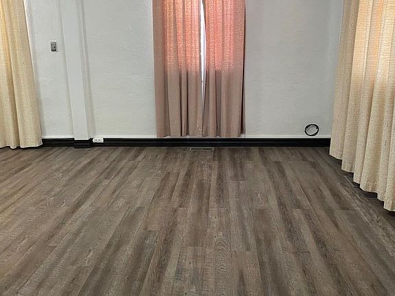 3rd image of 1012 E 13th St