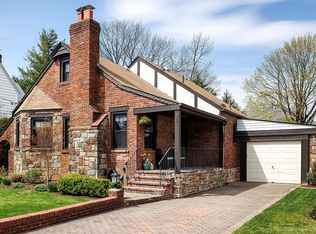 30 Morris Ave, Malverne, NY 11565