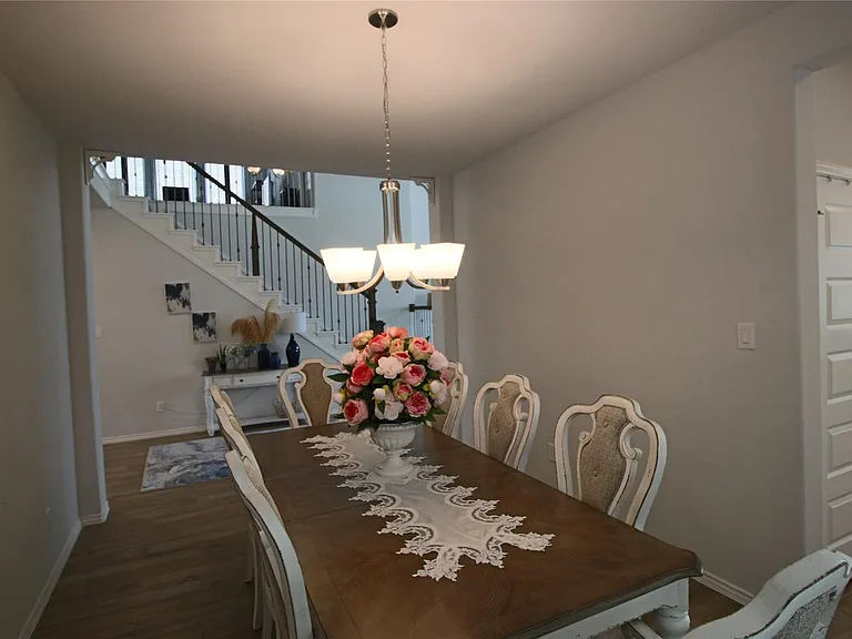 24727 Tanoureen Dr — Photo 10