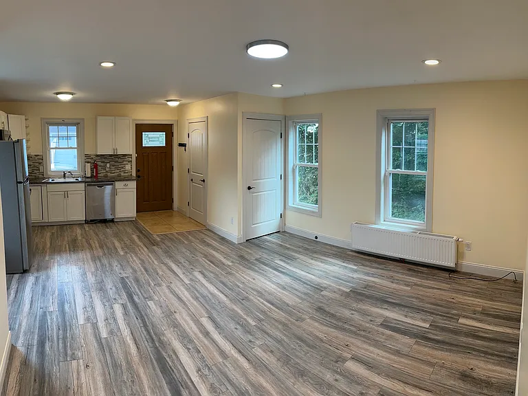 58 Elm St #B — Photo 11