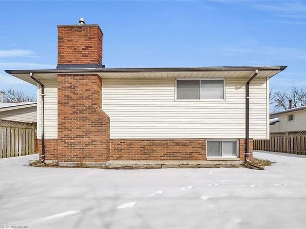 17 Locust Cres, London, ON N6E 2K1