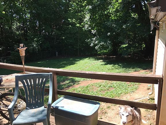 3rd image of 2324 Redbud Ln