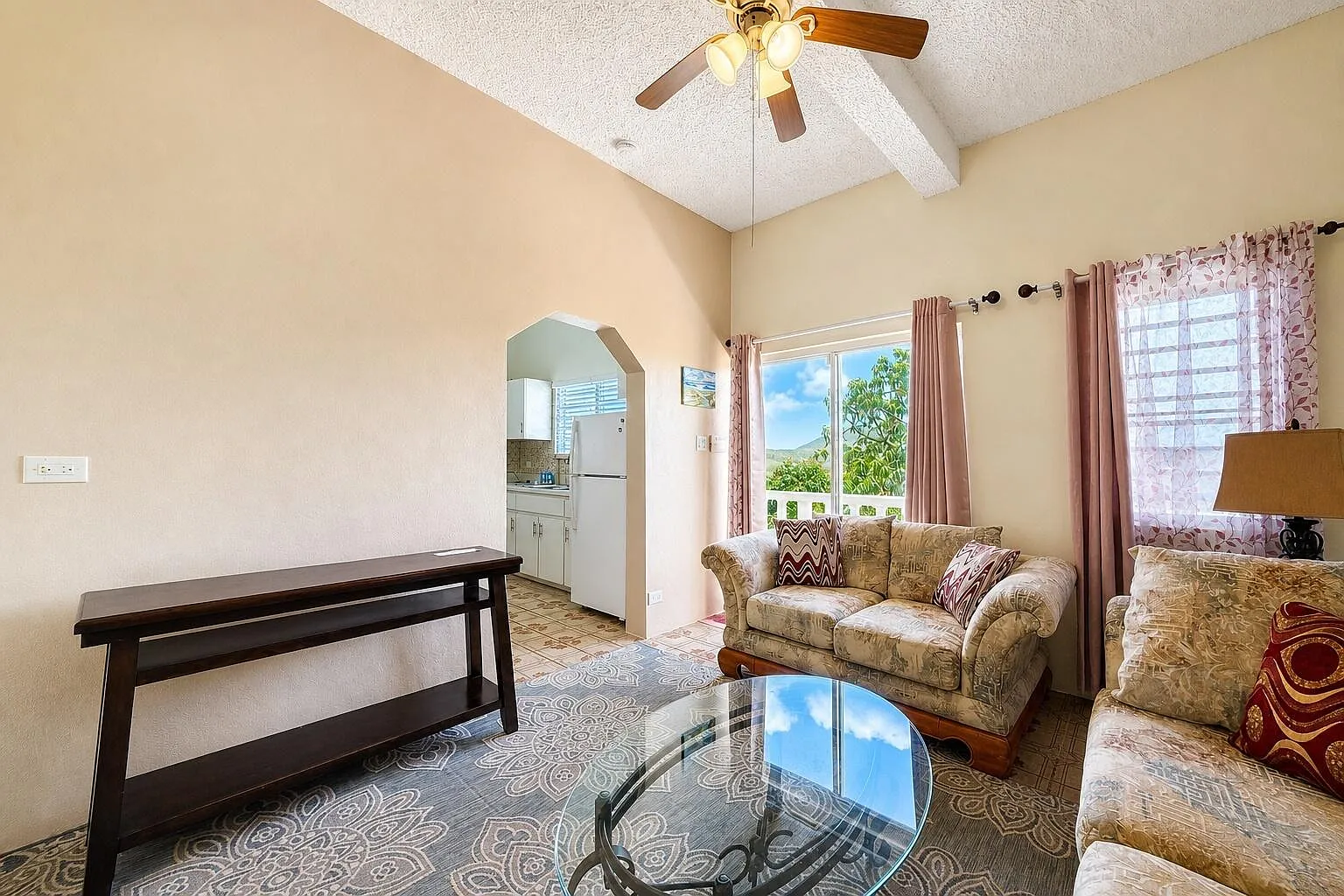 2 bed, $1,600 — Photo 2