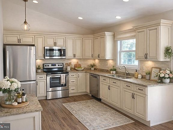 5th image of 120 Ridge Top Ln