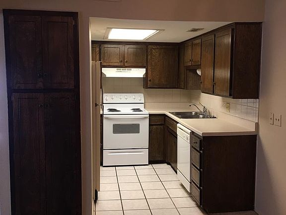 3rd image of 6554 N Meridian Ave APT 210