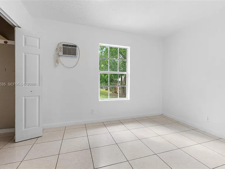 3061 NE 4th Ave — Photo 11