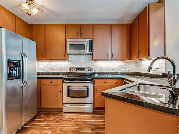 2nd image of 500 Throckmorton St APT 705