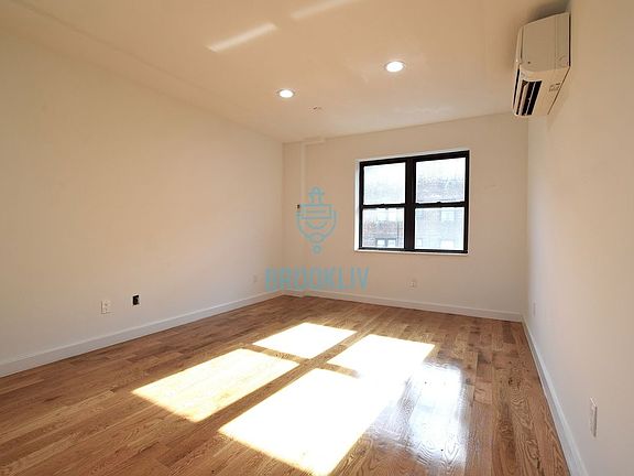 3rd image of 850 Flatbush Ave #7A
