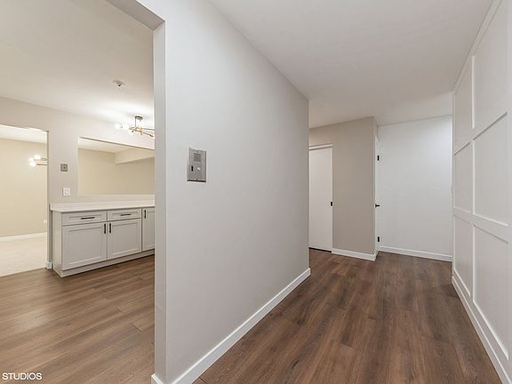 3rd image of 5500 Carriageway Dr APT 206C
