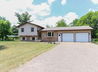 3211 Sandy Acres Dr, Plover, WI 54467