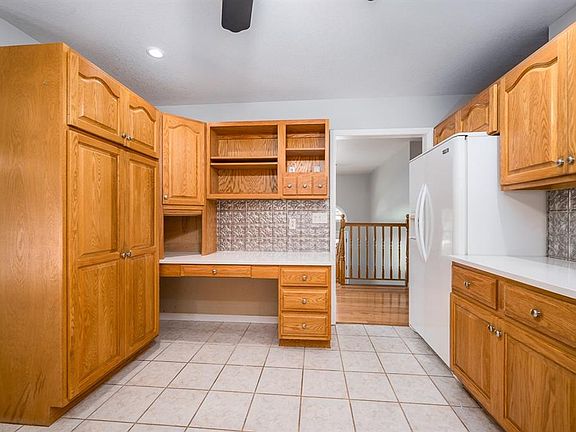 4th image of 412 Hillbrook Ct