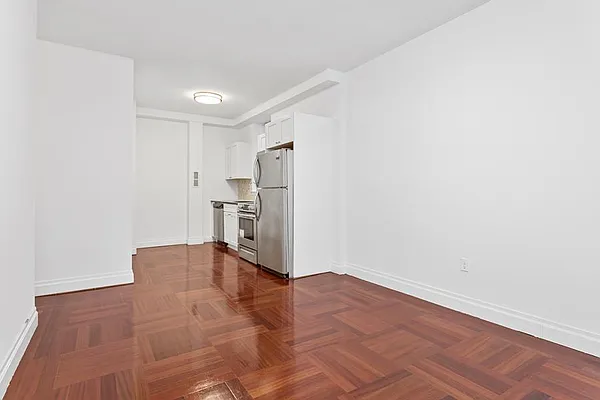 Rented by Douglas Elliman | media 19