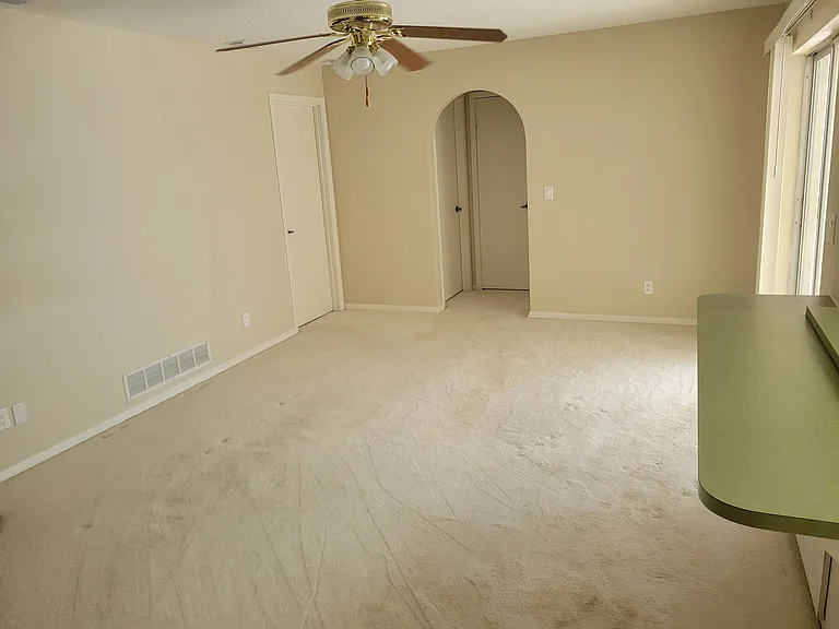 370 Tonka Dr — Photo 4