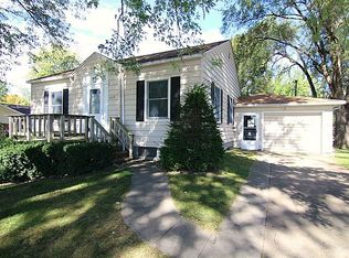 803 C Ave, Kalona, IA 52247