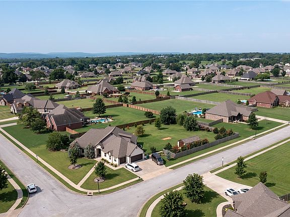 5th image of 329 Driftwood Dr