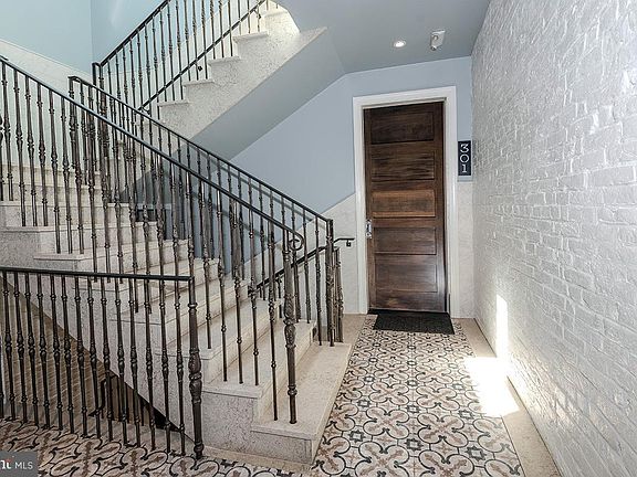 5th image of 418 7th St SE APT 302