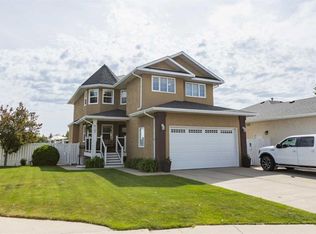 6107 W Park Pl, Taber, AB T1G1E9