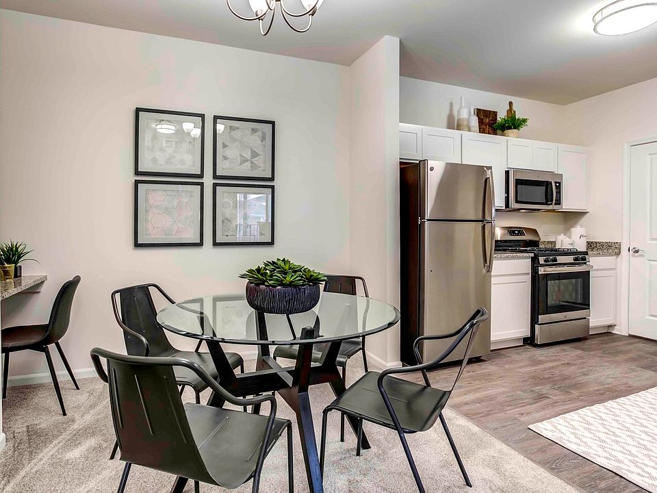 2nd image of 14232 Hilltop Ln #208