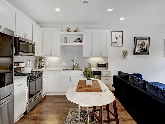 2nd image of 3007 E 12th St APT 3