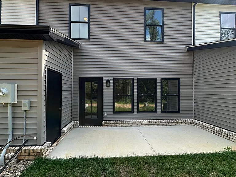 71 Luke Ct — Photo 16