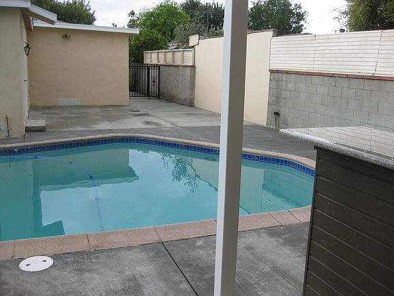4th image of 5312 Satsuma Ave