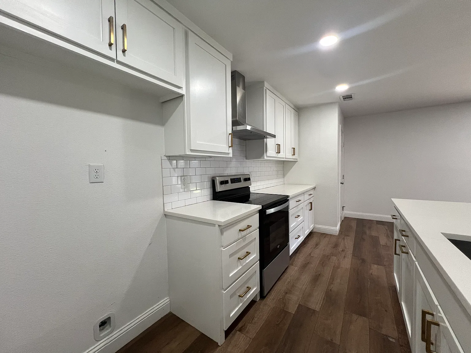 3 bed, 1359 sqft, $2,250 — Photo 4