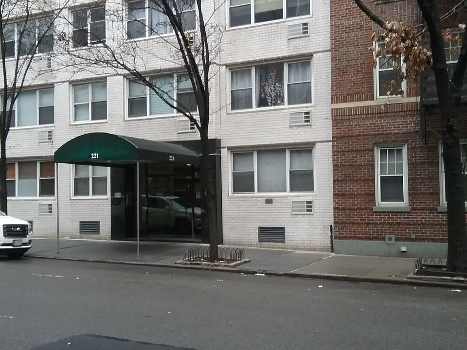 1st image of 221 E 50th St APT 6C