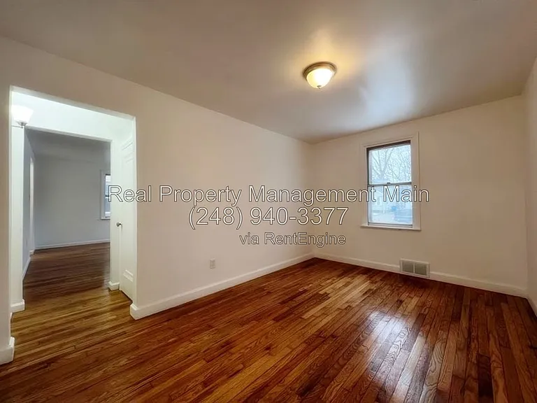 25895 Currier St — Photo 3