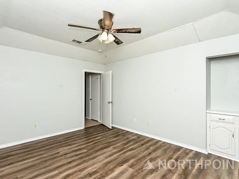 1105 Cedar Ridge Dr — Photo 8