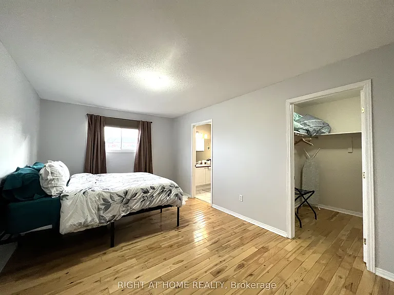 590 Arbour Cres — Photo 18