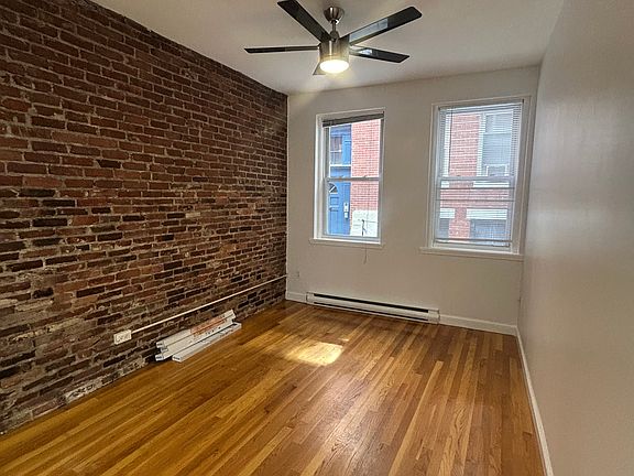 2nd image of 6 Cleveland Pl APT 3