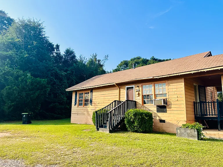 179 Ginger Dr — Photo 1