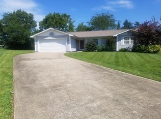 1725 Heathwood Dr, Nashville, IL 62263
