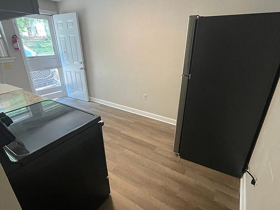 5th image of 726 F Ave SE #5