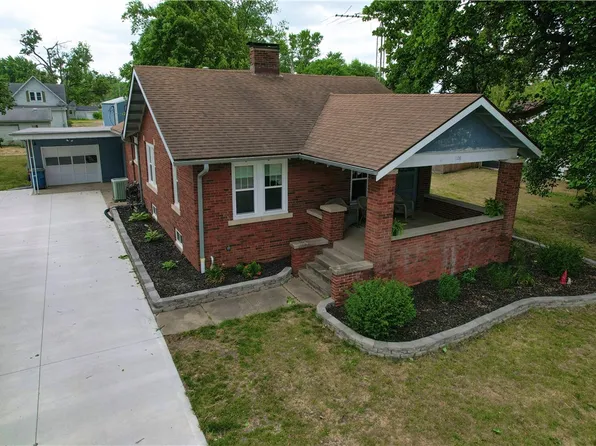 108 W Holloway St, Bismarck, IL 61814