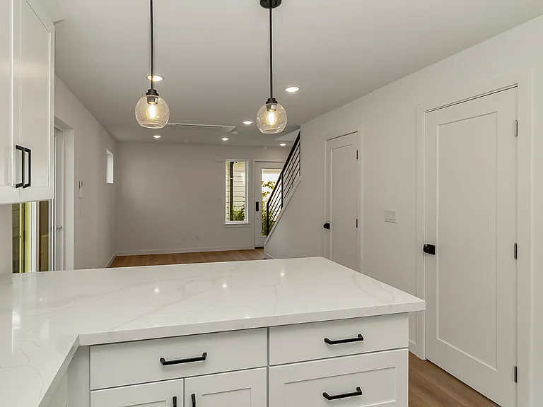 820 S Sullivan St #B — Photo 9