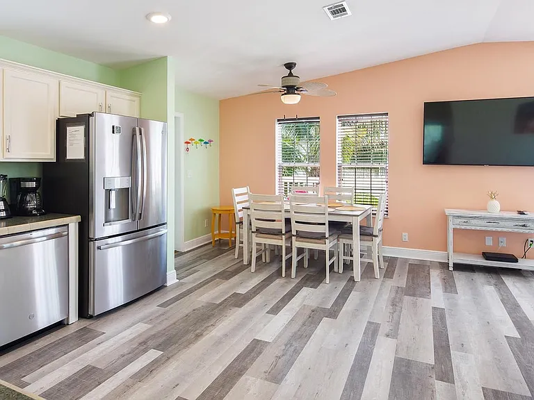 32 Beach Dr — Photo 10