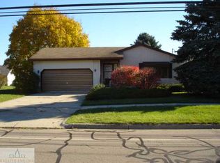 1207 S Swegles St, Saint Johns, MI 48879