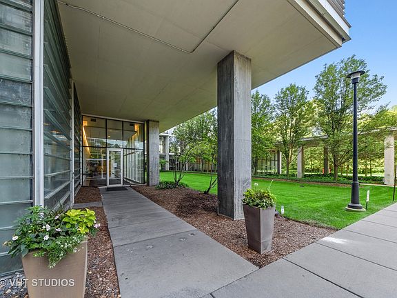 2nd image of 9655 Woods Dr Unit 1710