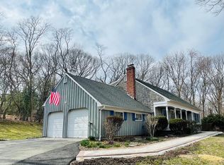 214 Old Town Rd, East Setauket, NY 11733