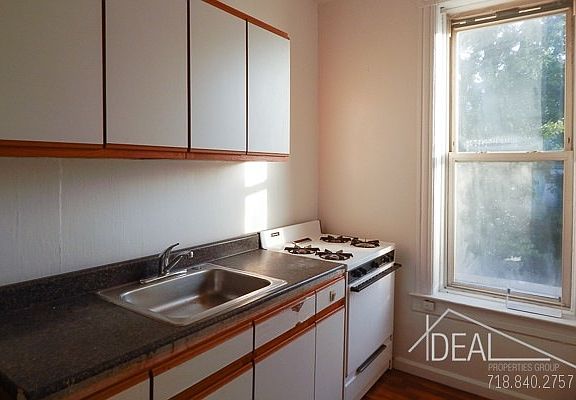 3rd image of 309 Garfield Pl APT 2A