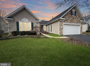 17 Barbary Ln, Columbus, NJ