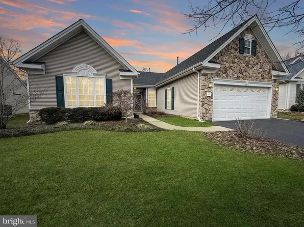 17 Barbary Ln, Columbus, NJ 08022