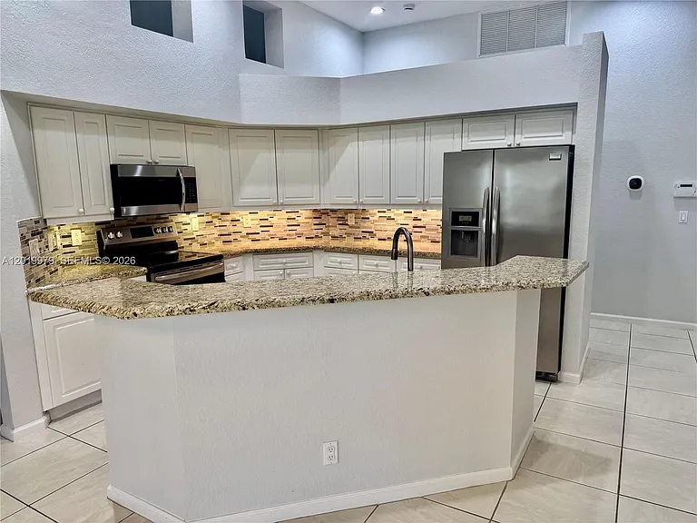 2525 Bay Pointe Ct — Photo 5