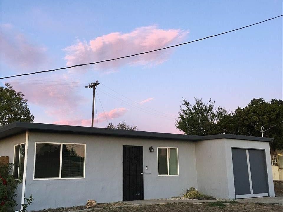 1st image of 11 Bonnie Dr