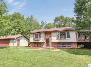 5657 W Arrowhead Rd, Hermantown, MN 55811